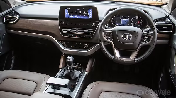 Tata Harrier EV धमाकेदार लॉन्च के लिए तैयार – जानें लॉन्च डेट, फीचर्स और कीमत